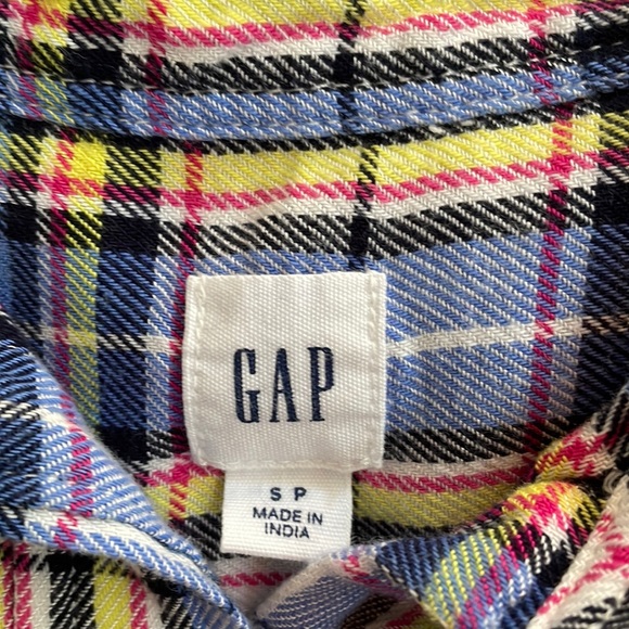 Gap Flannel- size small - Picture 4 of 6